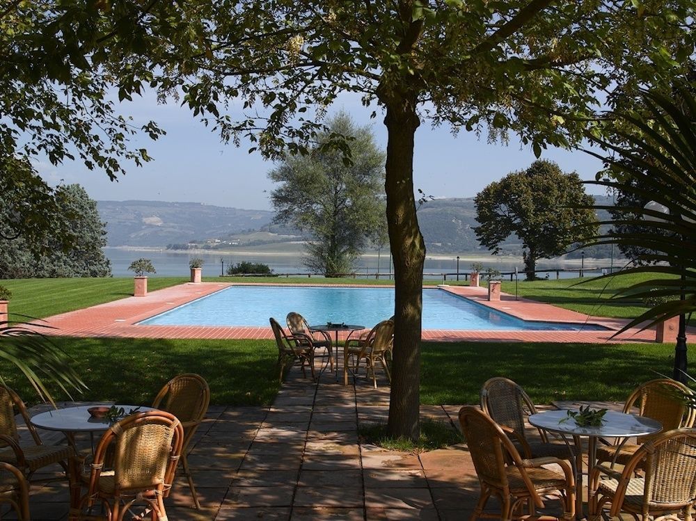 La Penisola Ξενοδοχείο Baschi Εξωτερικό φωτογραφία